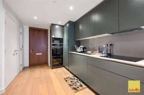 One Bedroom Apartment in Hampton Tower Canary Wharf