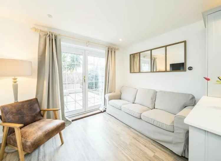 Ground Floor Conversion 2 Double Bedrooms 2 Bathrooms Private Garden