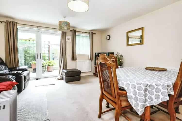 Modern 2-Bedroom Semi-Detached Home with Off-Road Parking
