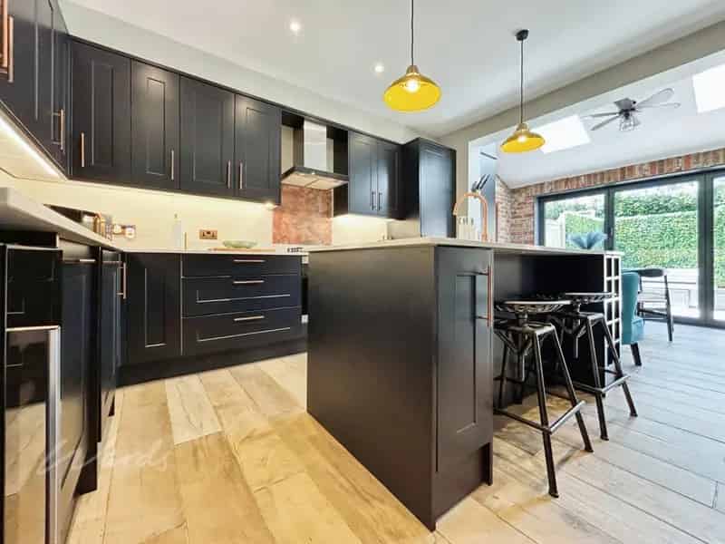 3 Bedroom Terraced House to Rent Near Train Station