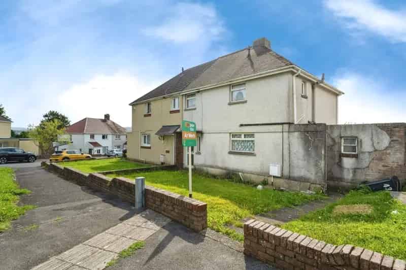 3 Bedroom Semi Detached House - Renovation Project