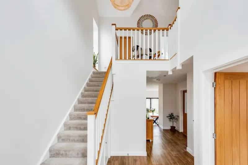 4 Bed House Air Source Heat Pump Underfloor Heating En Suite Family Bathroom