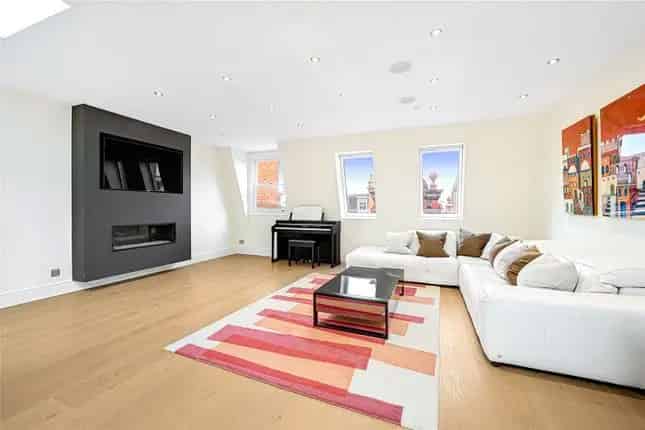 3-Bedroom Maisonette for Sale in Draycott Place Chelsea