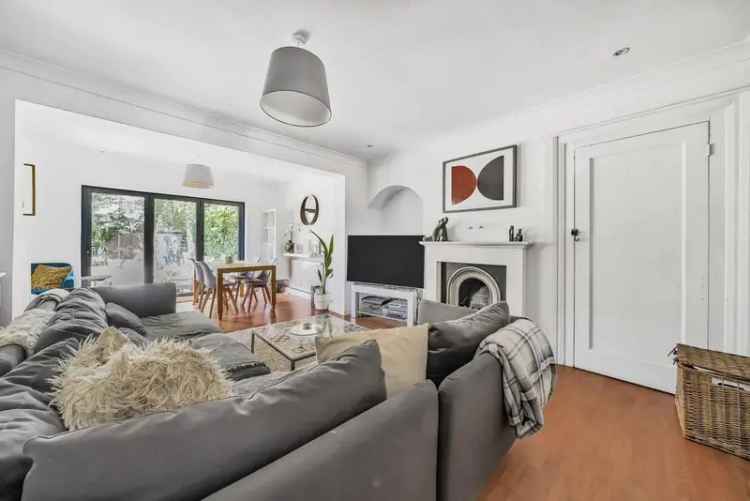 Four Bedroom Family Home Near High Street and Station