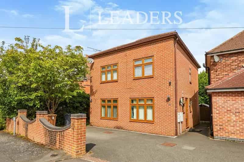 3 Bedroom Detached House to Rent