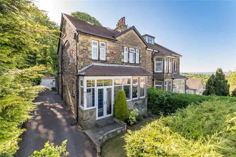 5 Bedroom Semi-Detached House for Sale