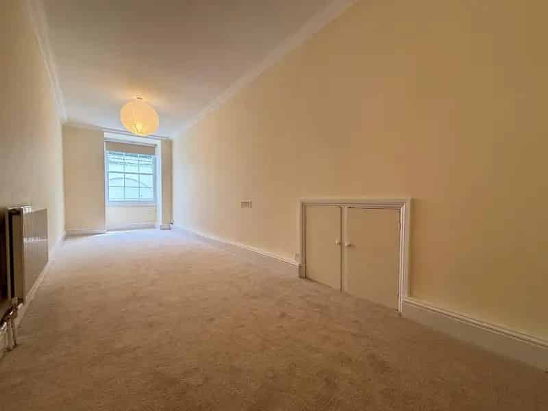 Two Double Bedroom Apartment Clifton Zero Deposit Available