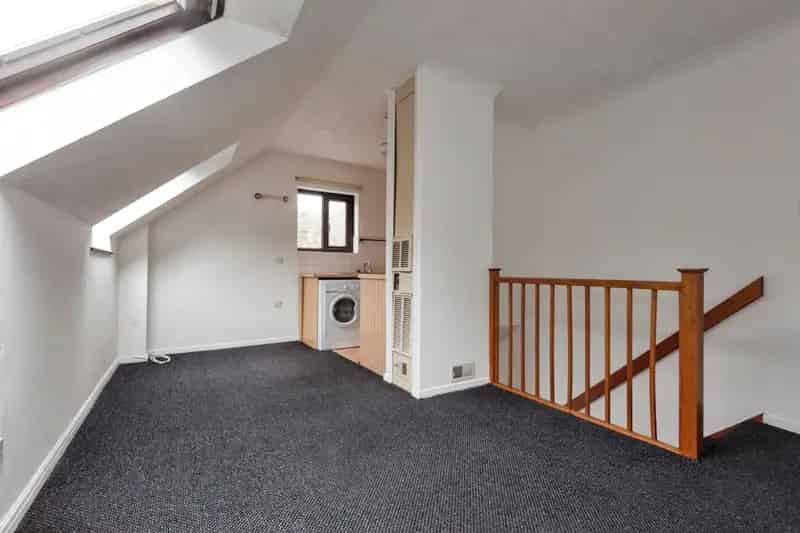 2 Bed House in Chells Manor Stevenage - Newly Refurbished