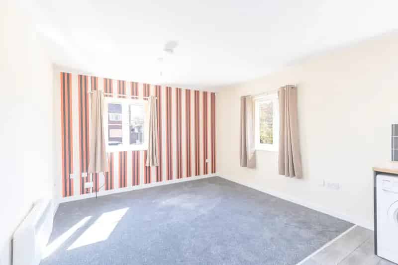 2 Bedroom Flat House to Rent in Rothwell