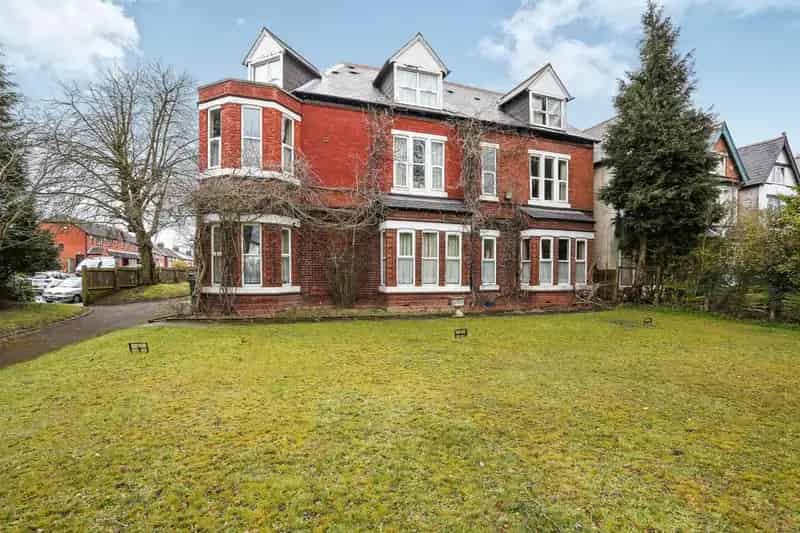 Studio Apartment to Rent - Bills Included - Near Kings Norton Station