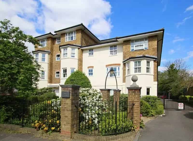 One Bedroom Flat Roehampton High Street