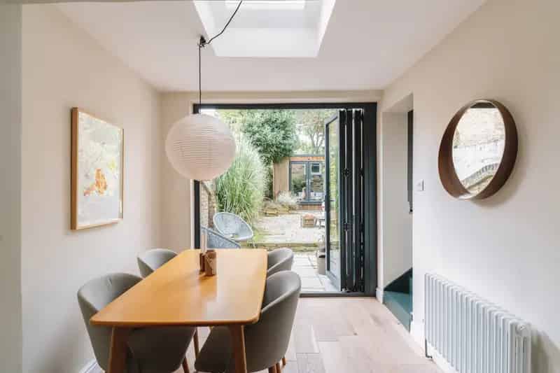 One Bedroom Garden Apartment Peckham - Stylish Home with Private Garden and Studio