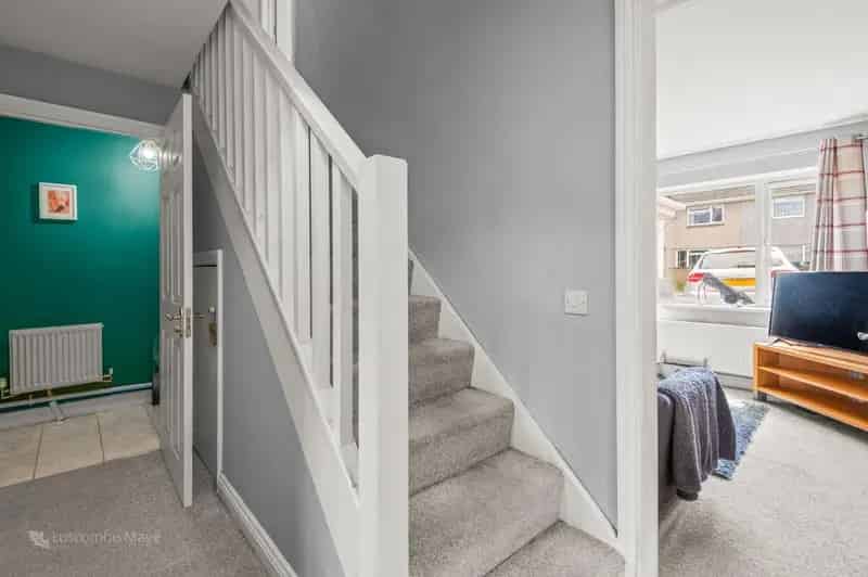 2 Bed House for Sale - Modern Kitchen, Garden, Driveway Parking