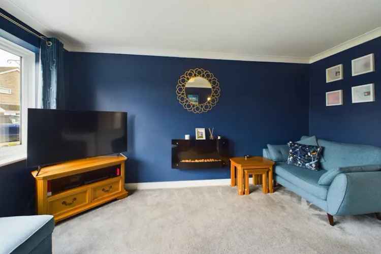 Three Bedroom Family Home in Family-Friendly Neighbourhood