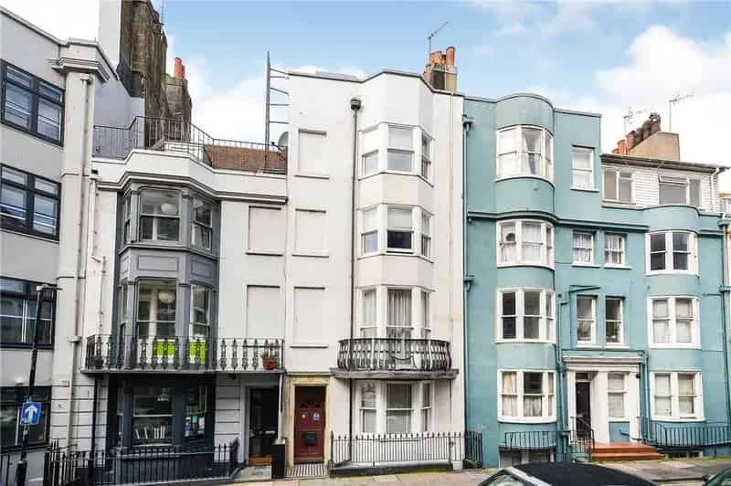 5 Bedroom Terraced House Brighton Multi-Generational Airbnb Investment