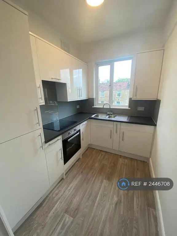 1 Bedroom Flat Near Odd Down Playing Fields