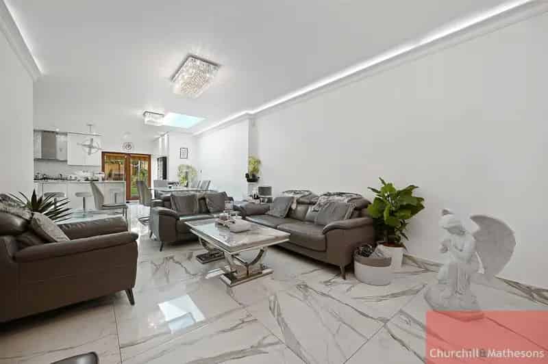 5 Bedroom House for Sale Costons Avenue Greenford