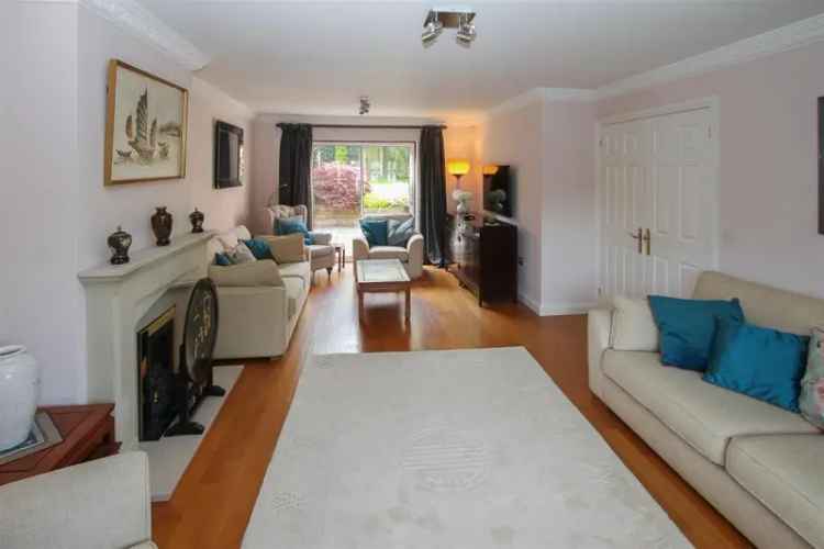 5 Bedroom Detached House for Sale in Doddinghurst