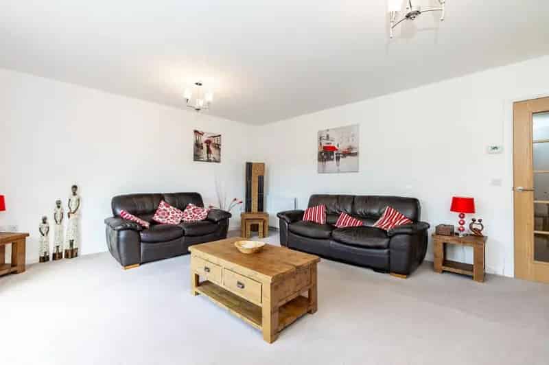 2 Bedroom Flat to Rent - Fully Furnished