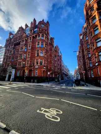 Four Bedroom Apartment in Bloomsbury London
