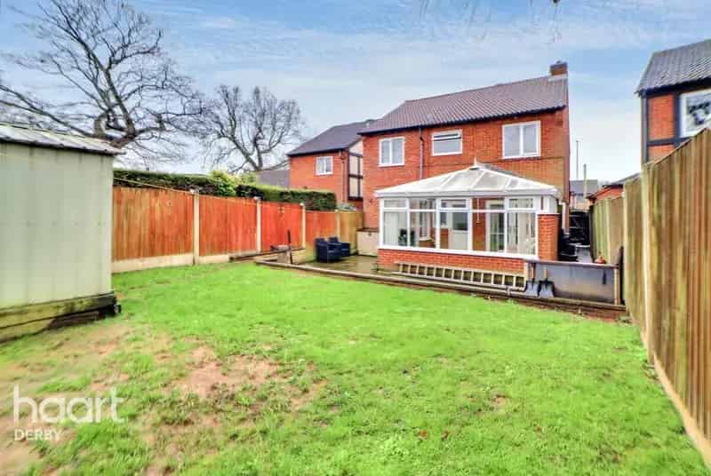 4 Bedroom Link Detached House for Sale