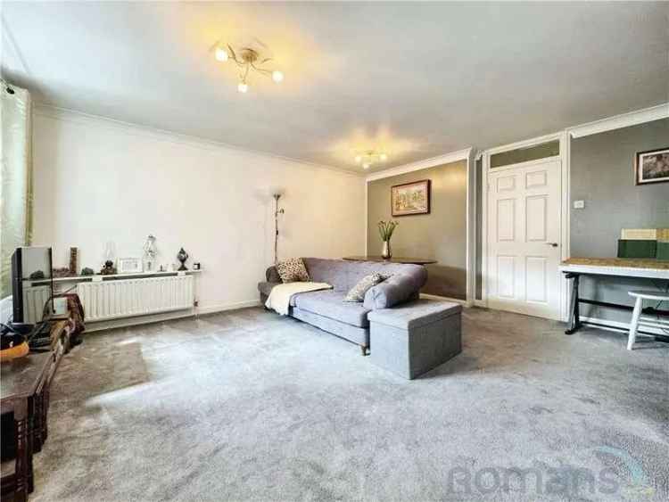 2 Bed Flat for Sale Near Mainline Station