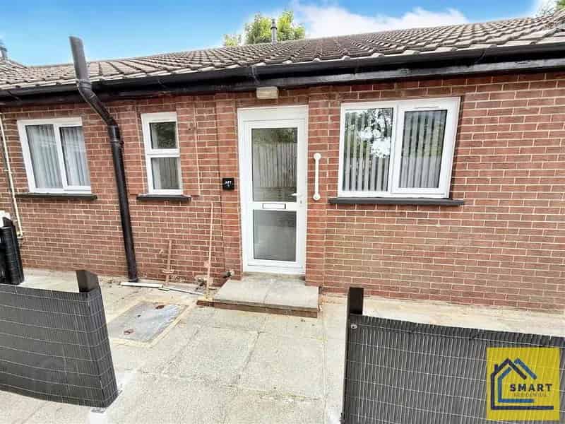 House For Rent , 8, Rykneld Square, Chesterfield, England