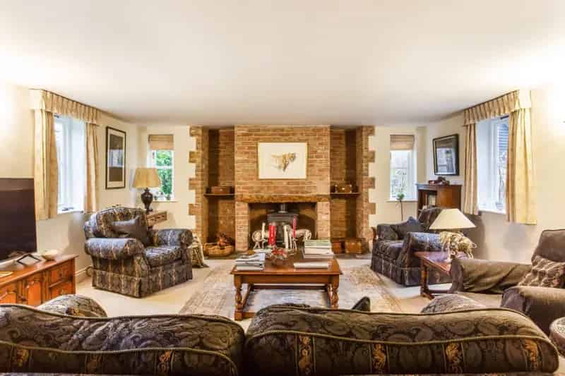 Converted Farmhouse with 8 Acres near Ardeley