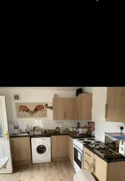 2 Bed House with Gardens and Parking