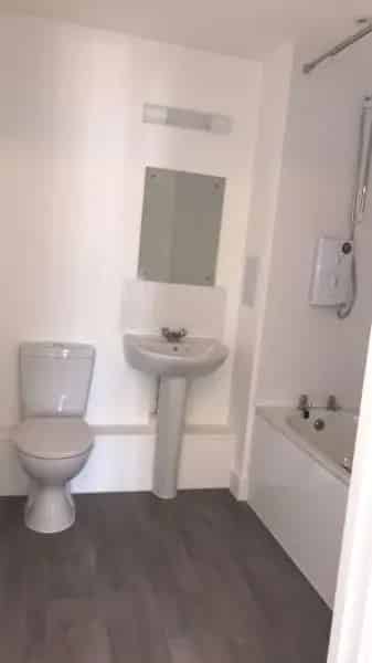 Two Bedroom Flat Spacious Garden Parking Family Ideal