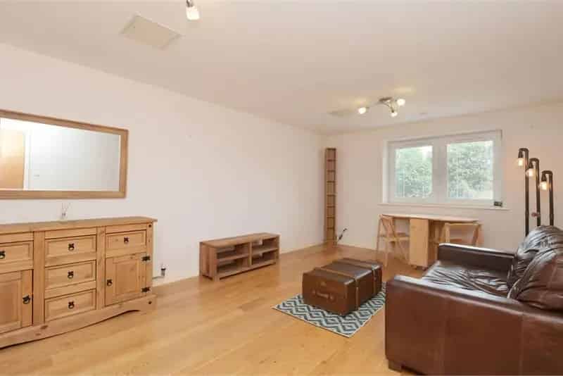 2 Bed Flat Bonnington Edinburgh Secure Parking Gym