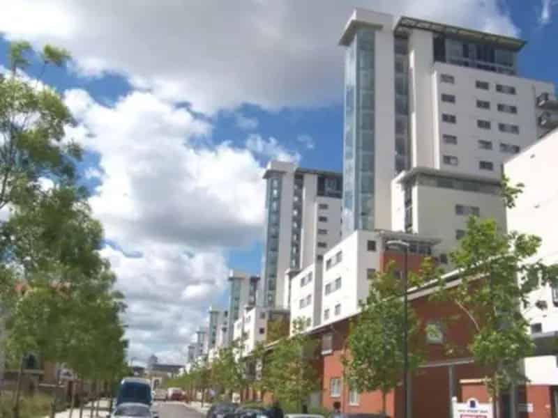 1 Bedroom Apartment Royal Artillery Quay DLR Thames Clipper