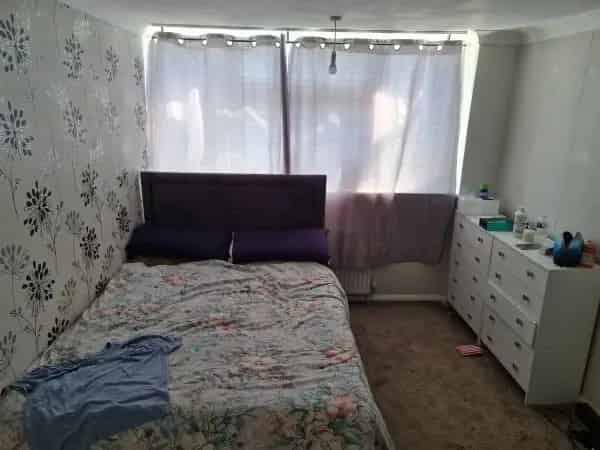 Spacious Home with Private Garden and Free Parking