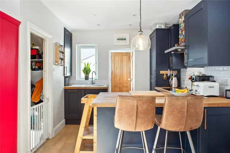 4 Bedroom Maisonette Near Streatham Common