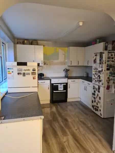 2 Double Bedroom House Near Amenities Pets Allowed