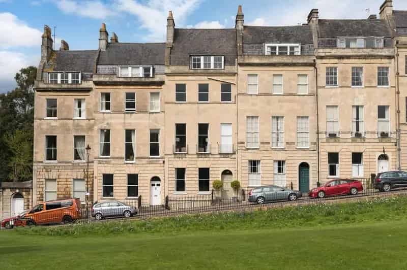4 Bedroom Maisonette for Sale in Bath
