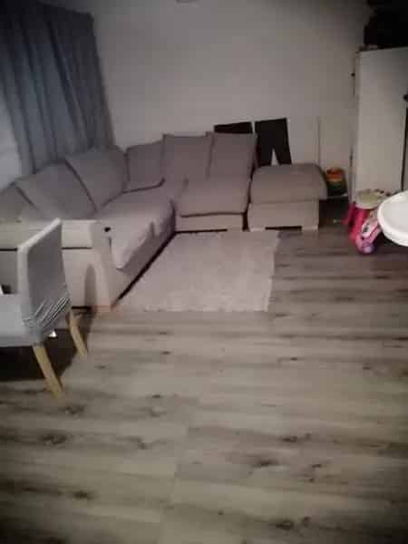 Large 3 Bedroom Maisonette Near Retail Parks Great Transport Links