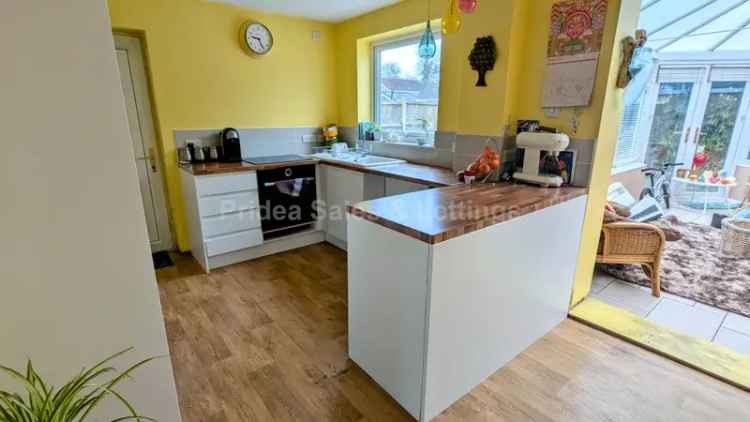3 Bedroom Detached House to Rent