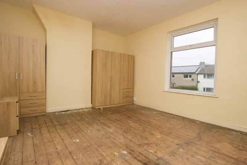 2 Bedroom House For Sale Requires TLC Investment Opportunity