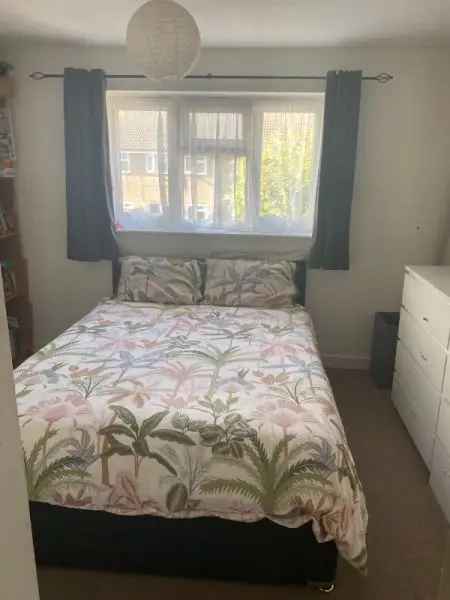 House For Rent in Guildford, England