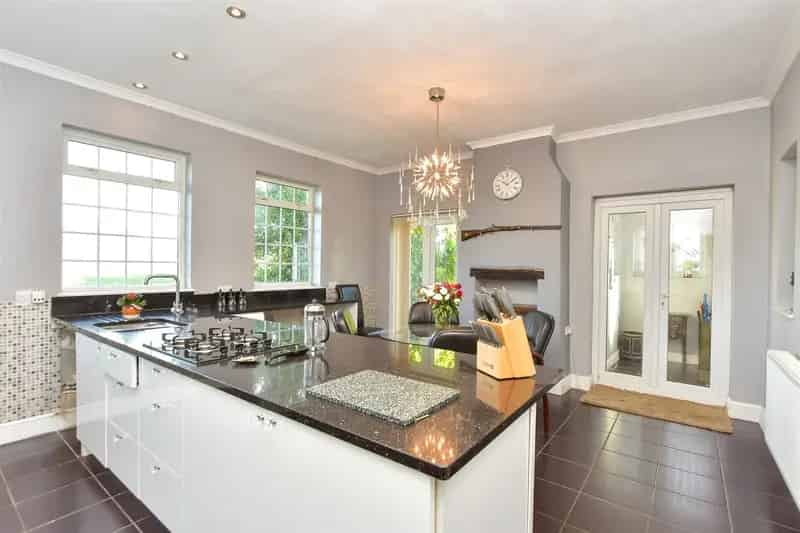 5 bedroom chalet for sale