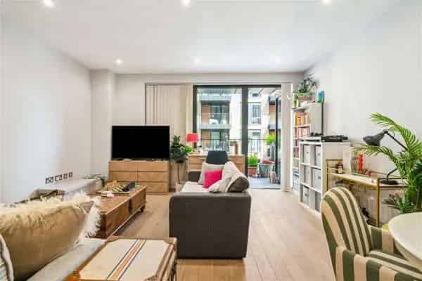 One Bedroom Apartment Ram Quarter London SW18