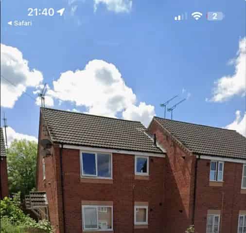 1 Bed Flat Near Tesco M1 Local Shops Schools