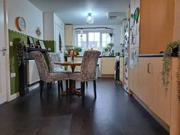 2 Double Bed House with Garden and Parking