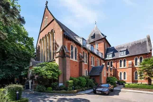 Maisonette for sale in The Ridgeway, London NW7
