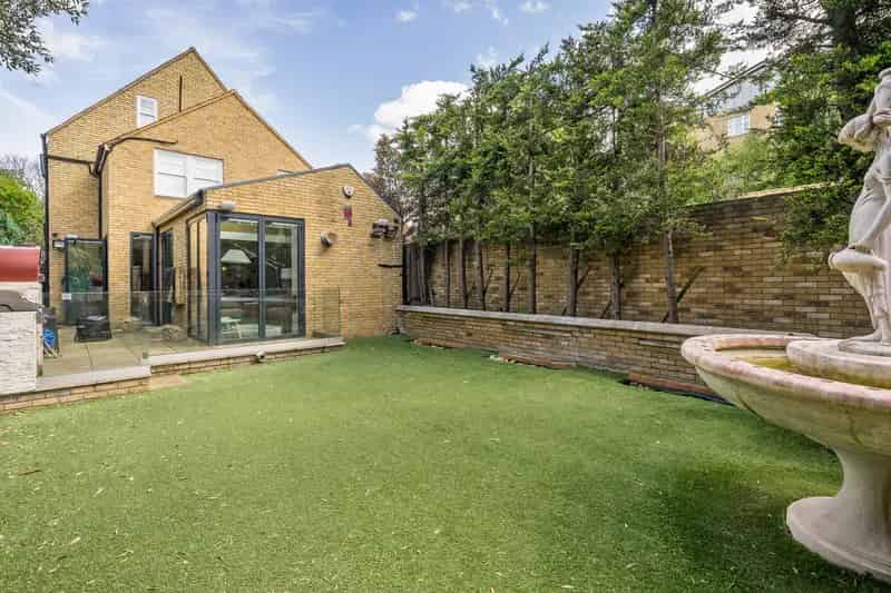 4 Bedroom Detached House for Rent Barnes