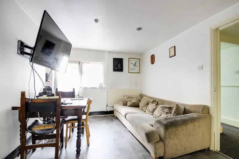 5 Bedroom Terraced House Near Hackney Downs