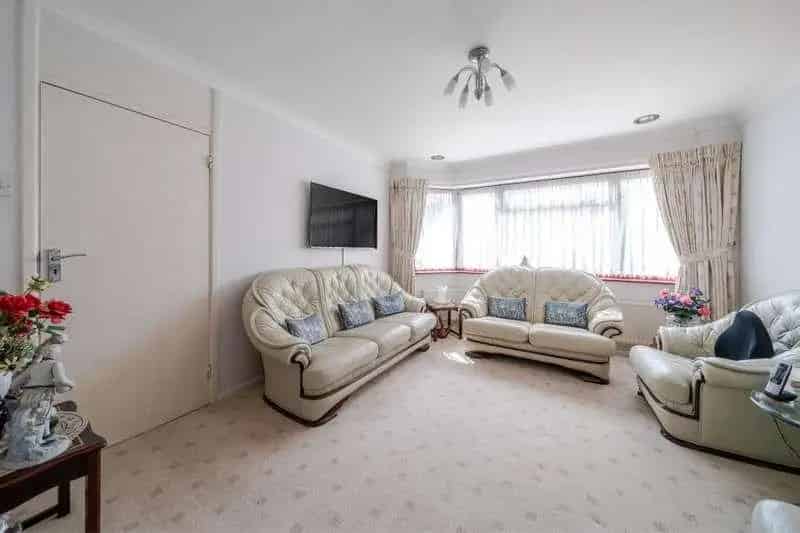 3 Bed Semi-Detached House for Sale in Wexham