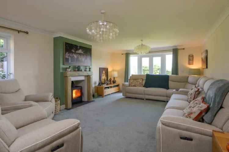 5 Bedroom Detached House with Granny Flat For Sale