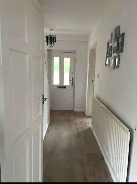 Large 3 Bed Semi Detached House Near Amenities